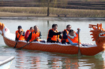 上海潤(rùn)滿弱電工程野外拓展：賽龍舟A組?