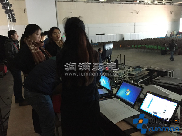 舞臺(tái)搭建服務(wù)商現(xiàn)場(chǎng)施工2 舞臺(tái)搭建服務(wù)商現(xiàn)場(chǎng)施工2